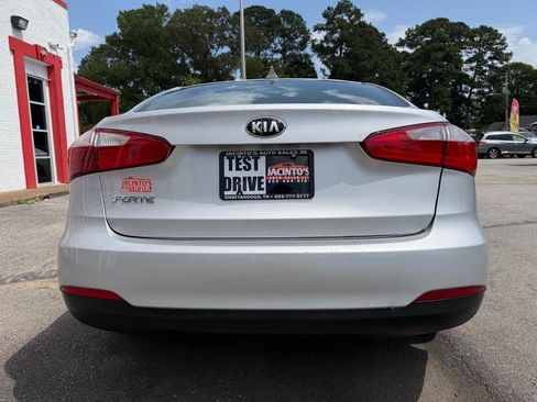 Used 2016 Kia Forte LX FWD image 8