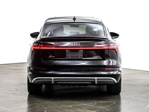 Used 2022 Audi e-tron Premium image 4