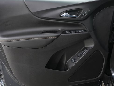 Used 2022 Chevrolet Equinox Premier AWD/4WD image 21