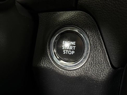 Used 2025 Toyota RAV4 XLE FWD image 6