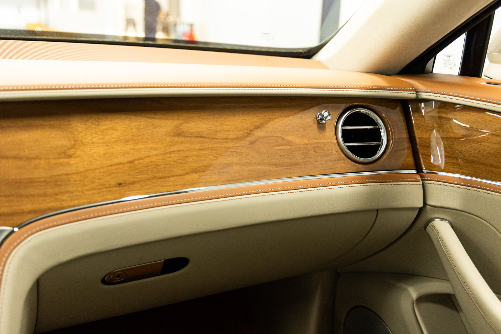 Used 2026 Bentley Flying Spur V8 AWD/4WD image 43