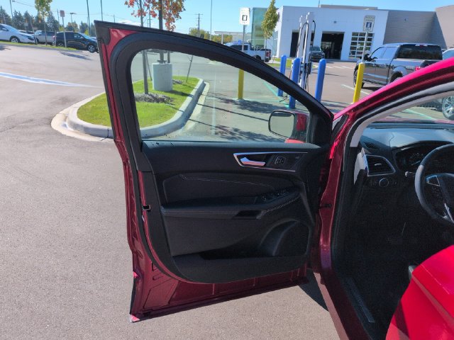 Certified 2024 Ford Edge Titanium AWD/4WD image 27
