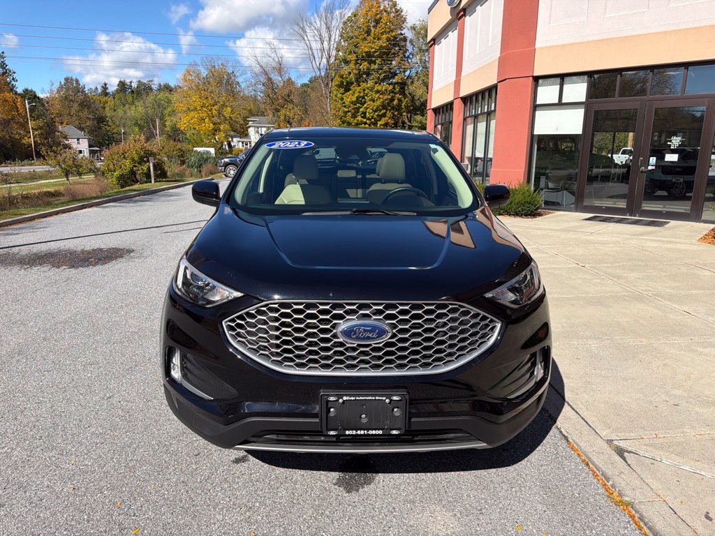 Used 2023 Ford Edge SEL w/ Convenience Package AWD/4WD image 2