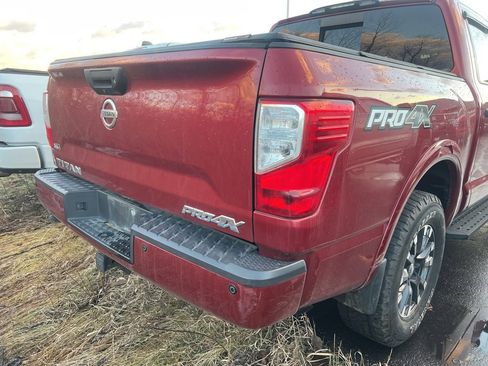Used 2018 Nissan Titan PRO-4X image 10
