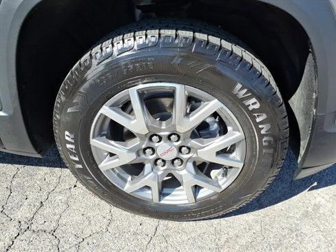 Used 2021 GMC Acadia SLT w/ Trailering Package image 9