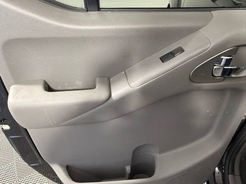 Used 2019 Nissan Frontier SV AWD/4WD image 35