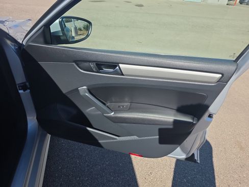 Used 2020 Volkswagen Passat 2.0T SE image 16