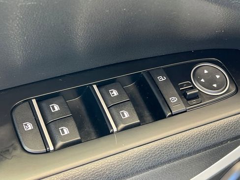 Used 2023 Kia Soul LX w/ LX Technology Package FWD image 13