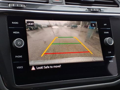 Used 2023 Volkswagen Tiguan SE R-Line image 24