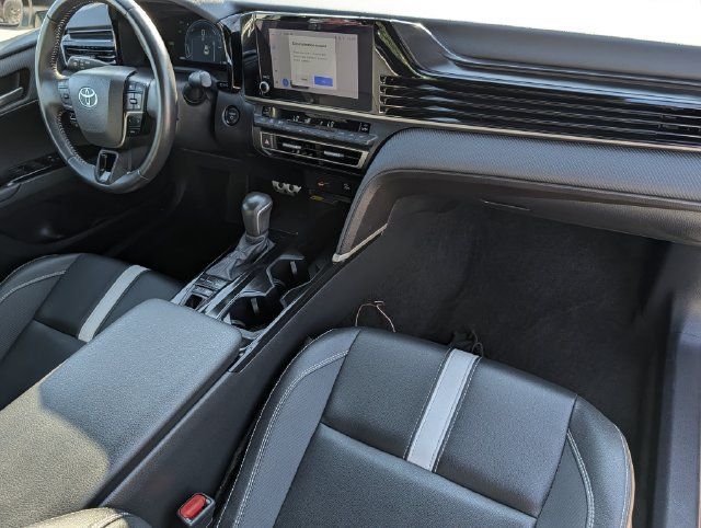 Used 2025 Toyota Camry SE FWD image 31