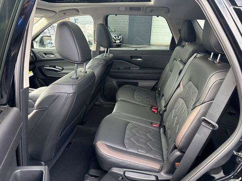New 2026 Nissan Pathfinder Platinum w/ Cargo Package FWD image 25
