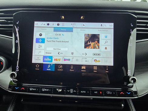 Used 2024 Jeep Wagoneer L Series II w/ Flexible Seating Group image 26