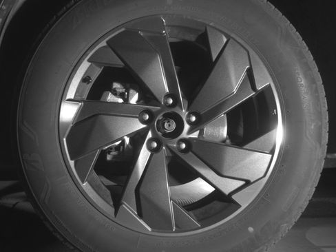 Used 2025 Nissan Rogue SV AWD/4WD image 12