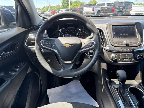Used 2022 Chevrolet Equinox LT FWD image 16