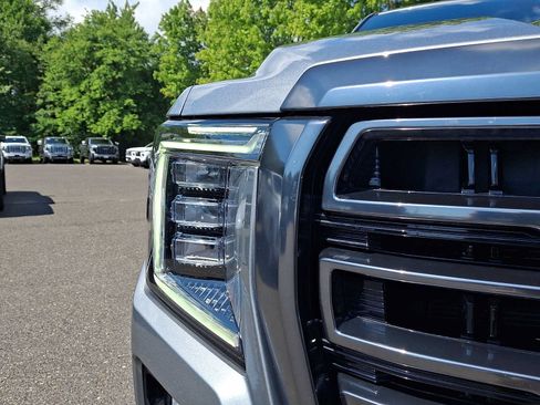 Used 2023 GMC Yukon XL AT4 AWD/4WD image 10