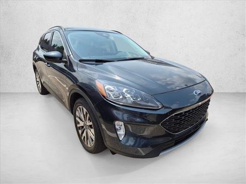 Used 2022 Ford Escape Titanium w/ Class II Trailer Tow Package AWD/4WD image 3