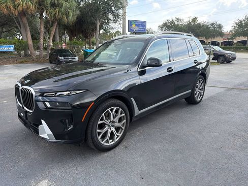Used 2024 BMW X7 xDrive40i w/ Premium Package AWD/4WD image 1