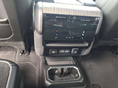 Used 2024 Jeep Wagoneer Series II AWD/4WD image 8