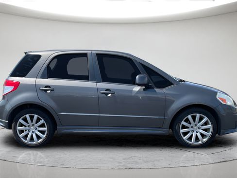 Used 2012 Suzuki SX4 Sportback FWD image 3