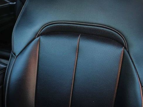 Used 2024 Jeep Grand Cherokee L Limited w/ Luxury Tech Group II image 24