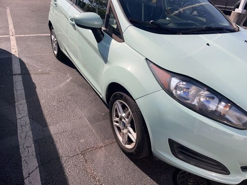 Used 2017 Ford Fiesta SE image 10