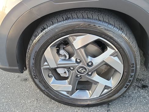 Certified 2025 Hyundai Venue SEL FWD image 7