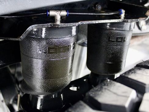 Used 2022 Ford F350 Lariat w/ Chrome Package image 17