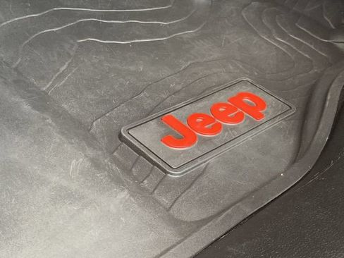 Used 2022 Jeep Wrangler Unlimited Rubicon w/ Cold Weather Group AWD/4WD image 37