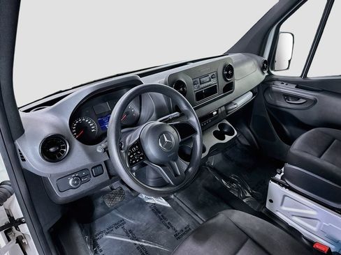 Used 2021 Mercedes-Benz Sprinter 1500 image 9