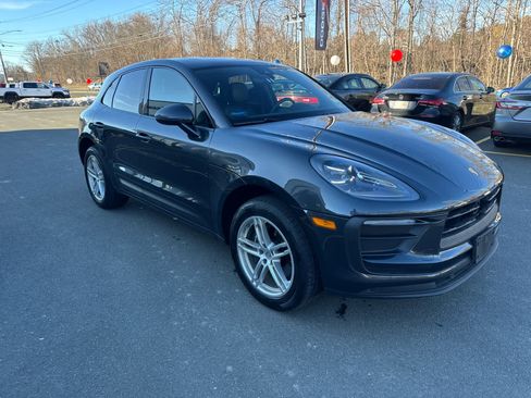 Used 2024 Porsche Macan image 7