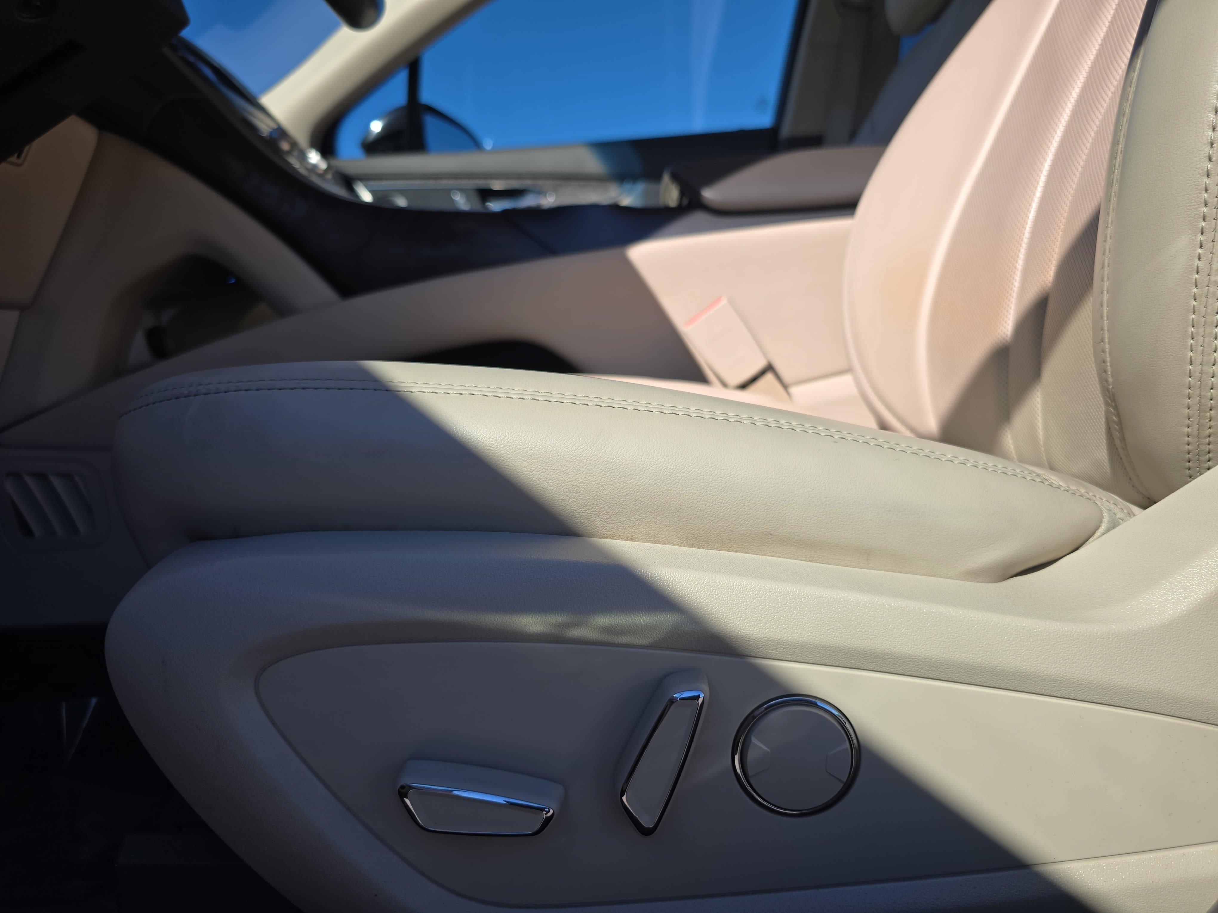 Used 2019 Lincoln Nautilus Reserve AWD/4WD image 28