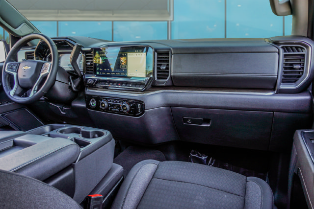 Used 2024 Chevrolet Silverado 1500 LT AWD/4WD image 24