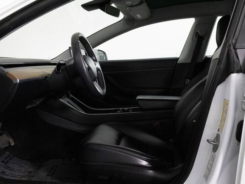 Used 2020 Tesla Model 3 Standard Range Plus image 18