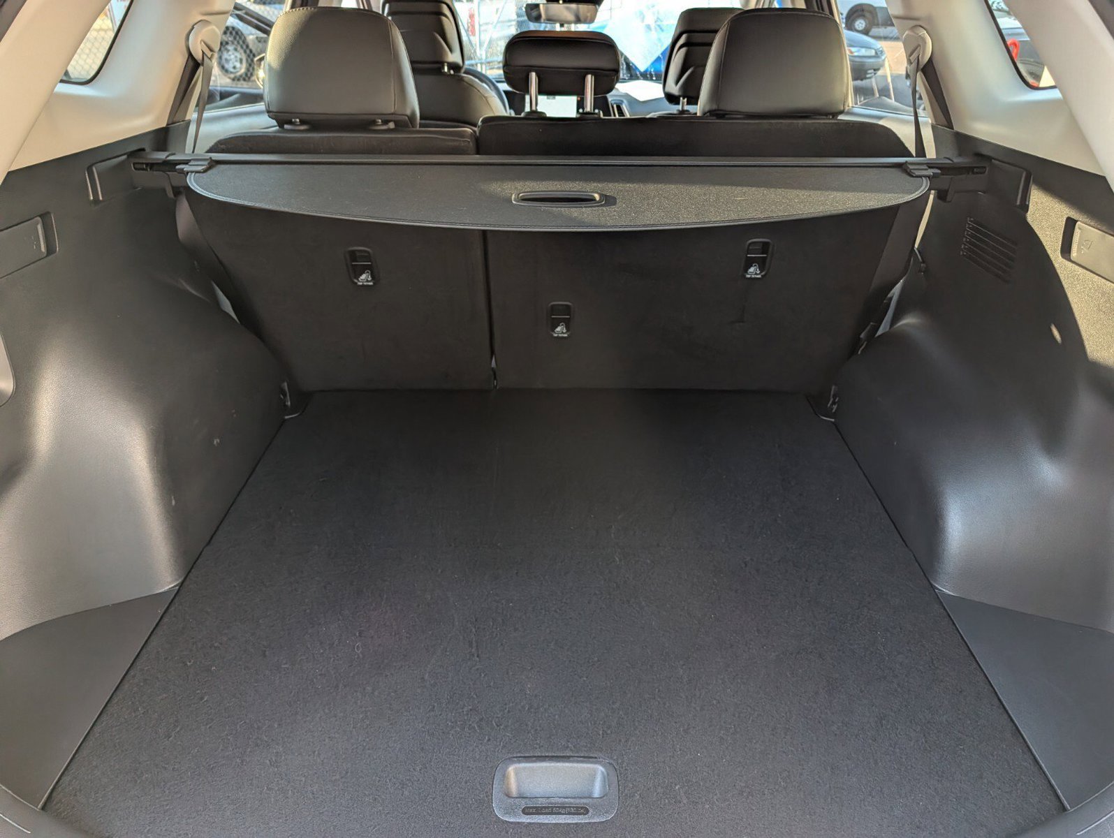Used 2025 Kia Sportage EX FWD image 21