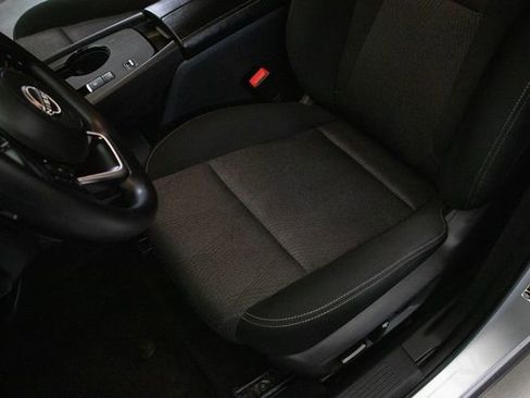 Used 2024 Nissan Rogue SV image 26