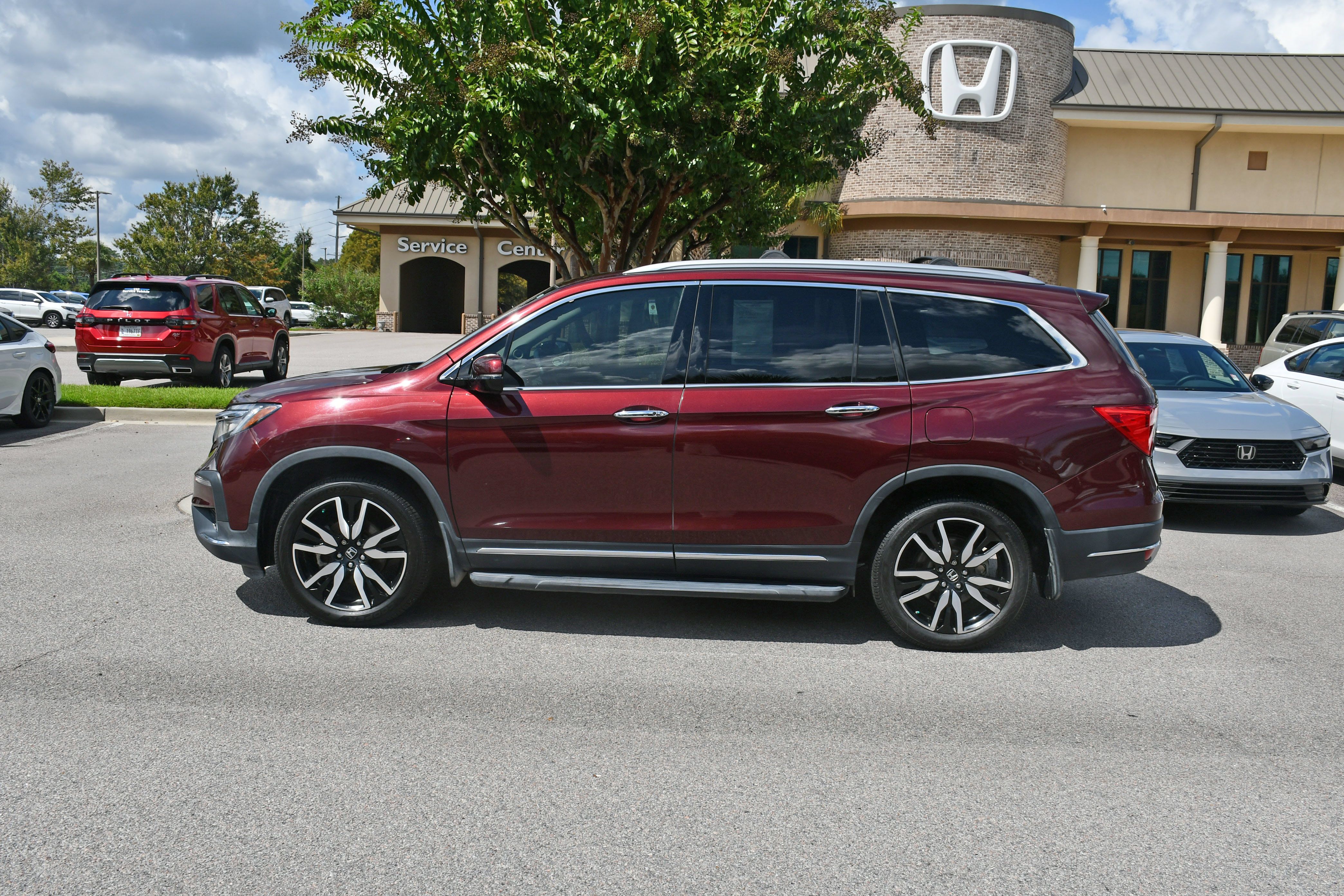 Used 2021 Honda Pilot Touring image 2