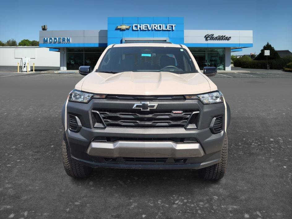 New 2026 Chevrolet Colorado Trail Boss w/ Midnight Edition AWD/4WD image 8