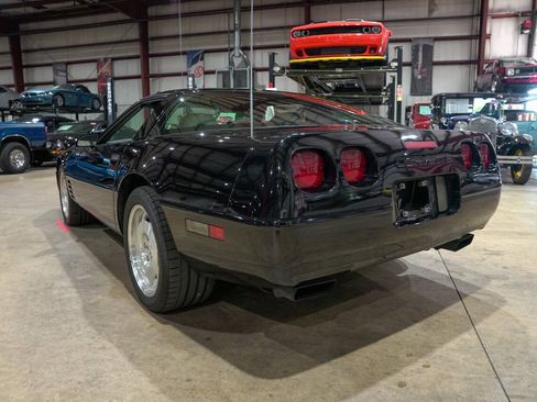 Used 1994 Chevrolet Corvette Coupe RWD image 6