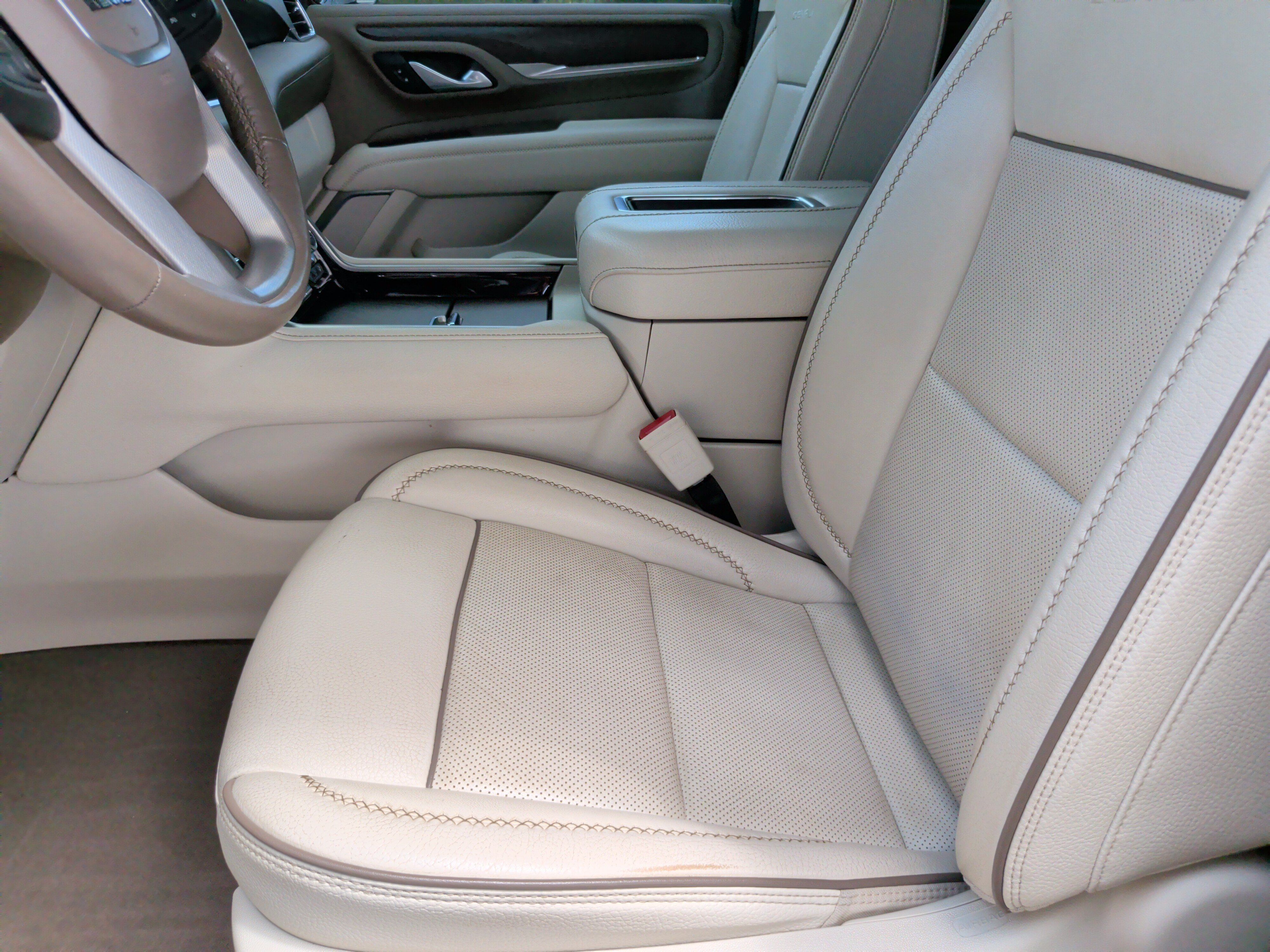 Used 2022 GMC Yukon Denali RWD image 25