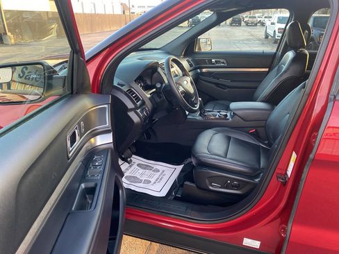Used 2018 Ford Explorer XLT w/ Equipment Group 202A image 26