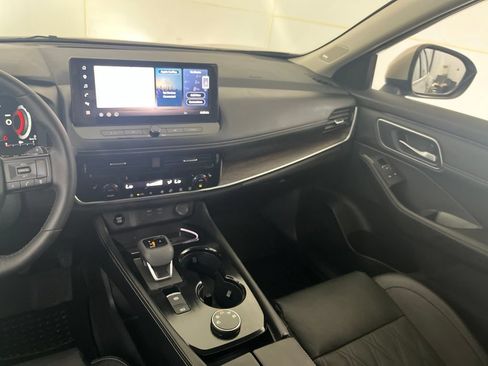 Used 2025 Nissan Rogue Platinum AWD/4WD image 34