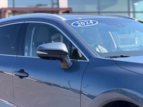Used 2024 Toyota Venza Limited AWD/4WD image 4