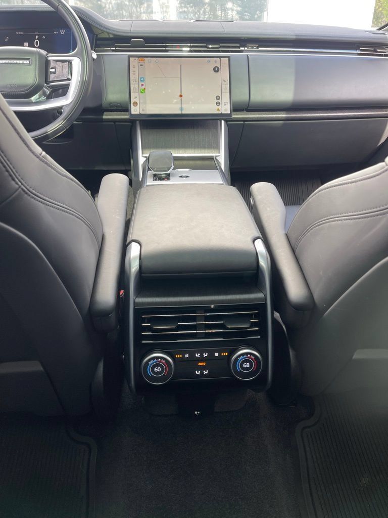 Used 2024 Land Rover Range Rover Long Wheelbase SE AWD/4WD image 21