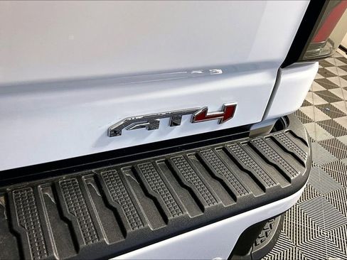 New 2026 GMC Sierra 2500 AT4 w/ AT4 Premium Plus Package AWD/4WD image 9