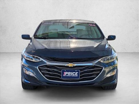 Used 2024 Chevrolet Malibu LT FWD image 2