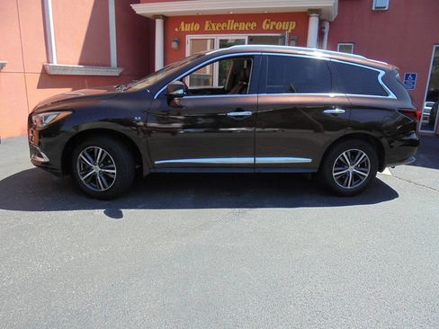 Used 2019 INFINITI QX60 Luxe w/ Essential Package AWD/4WD image 5