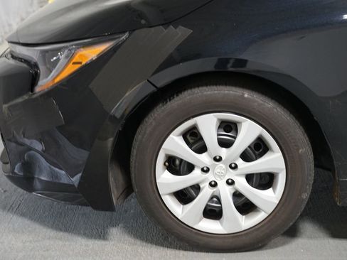 Certified 2025 Toyota Corolla LE image 5