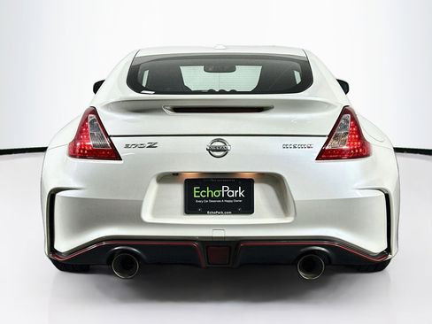 Used 2016 Nissan 370Z NISMO RWD image 7