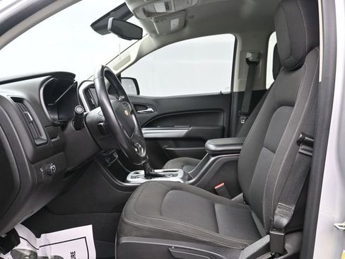 Used 2019 Chevrolet Colorado LT w/ LT Convenience Package image 9