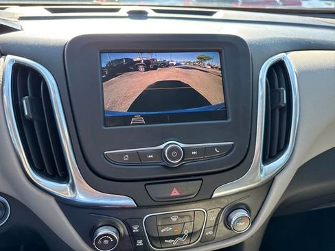 Used 2020 Chevrolet Equinox LS image 19